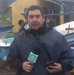 Durante la tarde de este jueves se confirmó el lamentable fallecimiento de un trabajador mientras realizaba labores de despeje durante el sistema frontal que afecta la zona centro-sur del país.