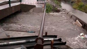 Canal Santa Marta amenaza con desbordarse en Maipú tras intensas lluvias