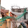 Mira acá las imágenes que grafican los severos daños con los cuales quedaron casas y autos tras caída de grúa pluma en Coquimbo.