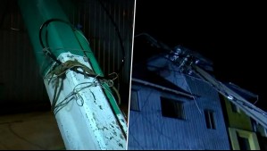 Poste en Cerro Yungay de Valparaíso amenaza con su caída a vecinos del sector: Alertaron a autoridades