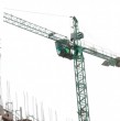 Entérate acá de la emergencia que viven vecinos en el sector de Sindempart en la comuna de Coquimbo, donde una grúa pluma cayó sobre viviendas y vehículos.