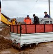 Hermanos quedaron atrapados en el barro durante emergencia médica en La Serena. Esperarán un equipo de salud para ayudar en la diálisis de su madre.