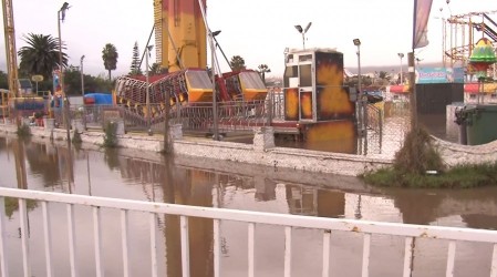 Inundación alcanzó el metro de altura: Icónico parque de diversiones de La Serena quedó bajo el agua