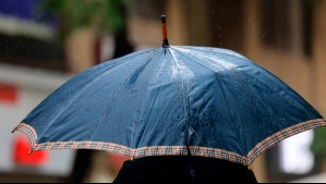 Confirman el regreso de la lluvia a Santiago: Este día se registrarán precipitaciones