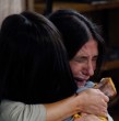 En el capítulo 344 de El Jardín de Olivia, Raúl (César Caillet) tuvo la difícil misión de contarle a Gloria (Francisca Gavilán) y Diana (Nicole Espinoza) sobre el atentado del que fue víctima su sobrina.