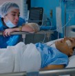En el capítulo 344 de El Jardín de Olivia, Karina (Jacinta Rodríguez) fue trasladada a urgencias tras el incendio.
