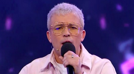 Luis Pedraza vuelve a aparecer en televisión y canta "Nunca me faltas" de Antonio Ríos en Dale Play