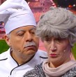 En los mejores momentos de Detrás del Muro, Pino Chef (Beto Espinoza) volvió a insistir en conquistar a Julia (Belén Mora), protagonizando un divertido coqueteo que sacó carcajadas entre los presentes.