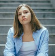 En La Baronesa, Emilia es la nieta menor de Aurora Valdés (Loreto Valenzuela). Ambas tienen una estrecha relación y la matriarca es el modelo a seguir para la joven, pero, ¿qué pasaría si Emilia no quiere seguir el camino que trazaron para ella?