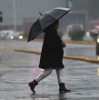 Este sábado el periodista especializado en meteorología Alejandro Sepúlveda entregó un nuevo pronóstico sobre el sistema frontal que afecta a la zona centro-sur del país y adelantó a qué hora comenzarán las precipitaciones en Santiago.