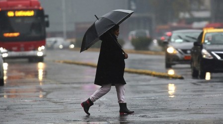 ¿Con tormenta eléctrica?: Alejandro Sepúlveda adelanta cuándo comenzarán las lluvias en Santiago