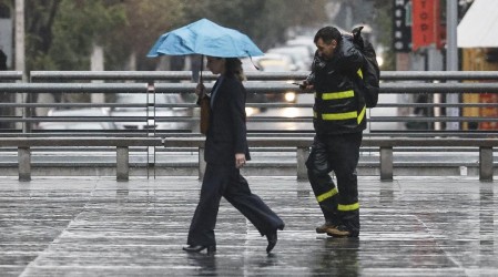 ¿Seguirá la lluvia este domingo en Santiago?: Alejandro Sepúlveda entregó el pronóstico del tiempo