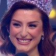 Dominga López fue elegida como la nueva Miss Universo Chile 2026 tras imponerse en la final ante Scarlette Hermosilla, Miss Lo Barnechea, y Catalina Vallejos, Miss Pucón.