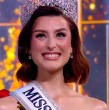 Tras una intensa competición que duró varias semanas, Dominga López, miss Viña del Mar, fue elegida como la nueva Miss Universo Chile 2026.
