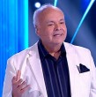 En este capítulo de Coliseo, Álvaro Salas, mítico humorista nacional, abrió la gran noche estreno del programa de humor de Mega.