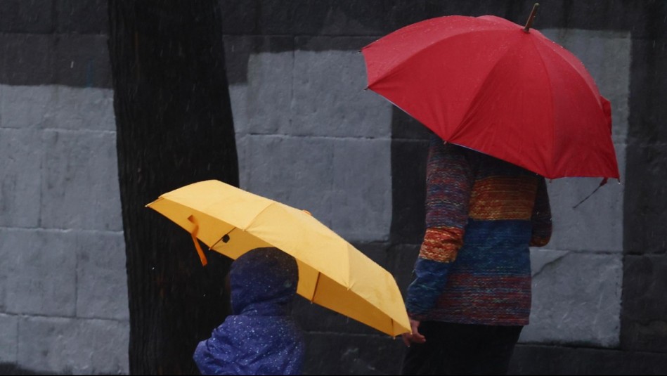 Anticipan regreso de lluvias a Santiago: Estos son los días con precipitaciones en la Región Metropolitana