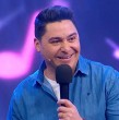 Este lunes, en Dale Play, Manuel Neira fue elegido por el equipo amarillo para enfrentar el exigente desafío de Karaoke Recargado.
