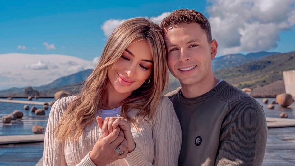 Camila Andrade sorprendió con su look de 'novia' en la celebración de su compromiso con Jorge Yunge