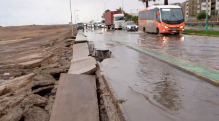 Socavón en plena costanera: Antofagasta enfrenta graves daños tras intensas lluvias