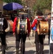 Entérate acá de la disputa que existe entre los trabajadores del centro de Santiago y los chinchineros.