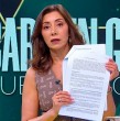 Angélica vino a Fuerte y Claro a pedir que sus tíos la ayuden económicamente en la manutención de su abuelo Arnaldo. Carmen Gloria Arroyo revisó acuerdo sobre pago de pensión.