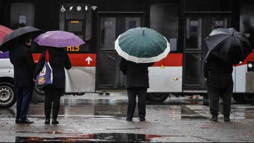 Será por casi una semana: Adelantan cuándo volverían las lluvias a Santiago