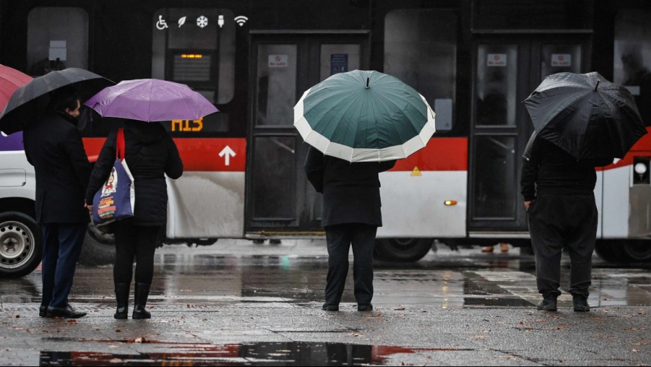 Será por casi una semana: Adelantan cuándo volverían las lluvias a Santiago