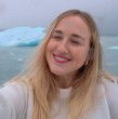 Travel App, Majo Winter continuó su ruta por la carretera austral y se trasladó de Puerto Cisnes a Puerto Aysén aventurarse en embarcaciones hasta uno de los mayores glaciares en la Patagonia chilena y piscinas de aguas termales frente al mar.