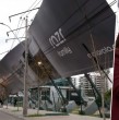 Conoce acá detalles de la caída de enorme gigantografía sobre tendido eléctrico en Vitacura.