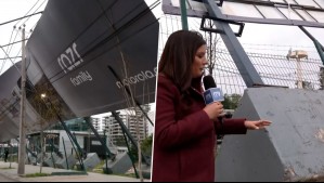 Gigantografía cae sobre tendido eléctrico en Vitacura tras fuertes ráfagas de viento