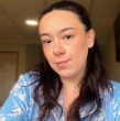 Christell Rodríguez visibiliza con humor la valiosa labor de las madres en la lactancia, al mostrar la compulsión que experimenta cuando amamanta.