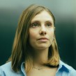 Emilia (Octavia Bernasconi) está en una encrucijada: ayudar a su familia a que no pierda la casa donde han vivido por generaciones o dejarlo todo para seguir al lado del hombre que ama en La Baronesa, la nueva teleserie de Mega.
