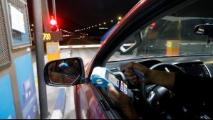 Mujer dio a luz en plena carretera: Funcionaria de peaje negó paso de pareja al no tener dinero para pagar