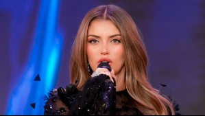 Ignacia Fernández se luce con su voz gutural en colaboración con la banda de metal Kamelot