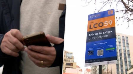 Polémica por estacionamientos digitales: Pago a través de app causa problemas en adultos mayores