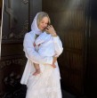 Alexandra Litvinova compartió una serie de fotografías del bautizo de su hija Bela, ceremonia religiosa en la que no estuvo presente Alexis Sánchez.