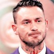 Mauricio Pinilla se ha transformado en uno de los personajes más polémicos de la farándula nacional, y es que el exfutbolista está destacando más por sus acciones fuera de la cancha que dentro.
