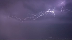 ¿A qué hora lloverá este jueves en Santiago? Anticipan precipitaciones y tormentas eléctricas