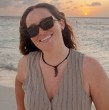 Laura de la Fuente compartió nuevas postales de su viaje a Aruba y en una de las más destacadas luce un encantador conjunto playero en tono rojo.