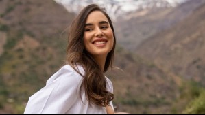 Meli Noto brilla con vestido de encaje: Elevó su look con un blazer metalizado