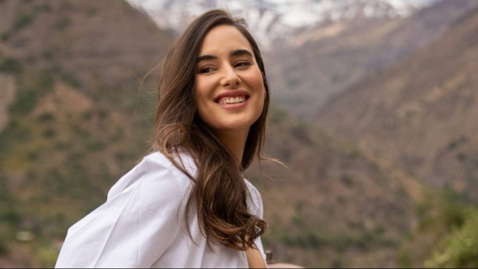 Meli Noto brilla con vestido de encaje: Elevó su look con un blazer metalizado
