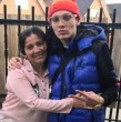 Matías Muñoz, conocido como Marcianeke, volvió a los tabloides del mundo del espectáculo, pero no por alguna controversia o música, sino por el cambio físico de su madre.