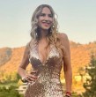 Angélica Castro cautivó en redes sociales con un sofisticado y etéreo look total white de diseñador.