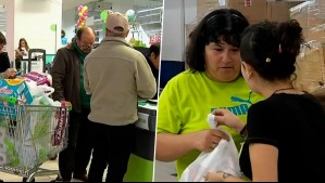 Estudiantes de media y universitarios: Diputados proponen retorno de empaquetadores a supermercados