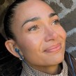Durante una típica celebración en China, donde está aprendiendo artes marciales, Lisandra Silva confiesa que aún la embarga el dolor por la reciente muerte de su padre