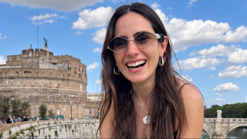 Con looks románticos: Rosario Bravo deslumbra en Matera, el último destino de su viaje familiar por Italia