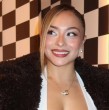 Así se ve el rostro de Skar Labra luego de una cirugía por desviación del tabique. La influencer aprovechó para perfilar su nariz