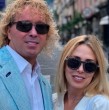Betina Friedman Parker, esposa de Leonardo Farkas, salió al paso de las polémicas en las que ha estado envuelto su marido y se desmarcó de toda situación pública.
