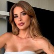 La modelo española Gala Caldirola alcanzó gran fama en nuestro país por su paso en los realities de Mega, así como por su matrimonio con el exfutbolista Mauricio Isla.