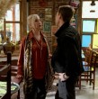 En el capítulo 35 de La Baronesa, Aurora (Loreto Valenzuela) quiere saber todo lo que ocurre en el compromiso de su Emilia (Octavia Bernasconi)y Javier (Simón Pesutic) y por eso interrogó a Toledo.